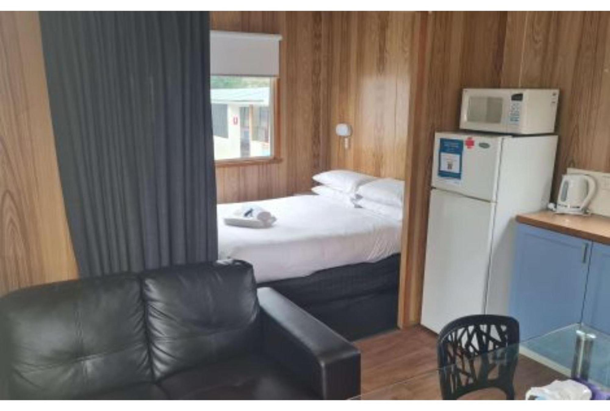 Discovery Parks - Mornington Hobart Room photo
